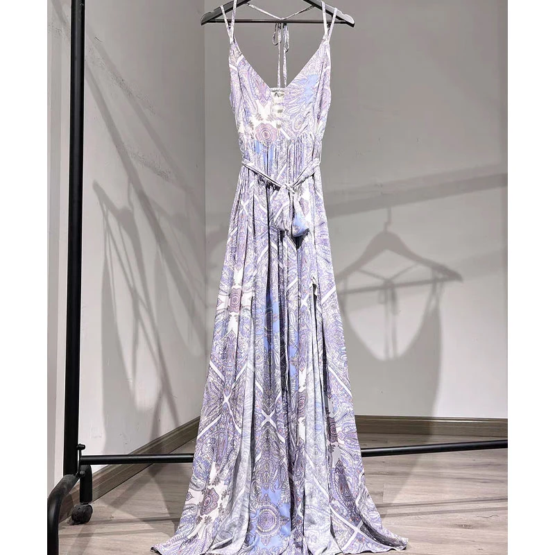 （紫色V领镂空连衣裙）夏季V领镂空气质显瘦印花吊带连衣裙H