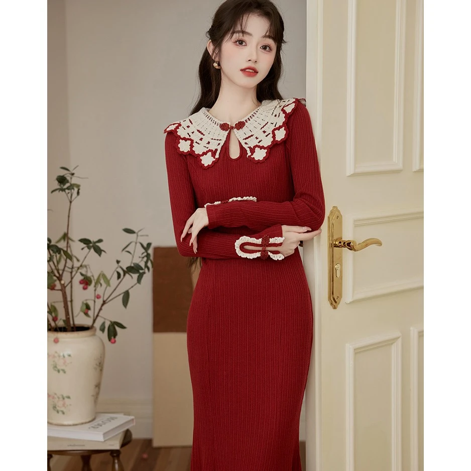 法式复古盘扣红色鱼尾连衣裙秋冬甜美温柔风娃娃领针织长裙子5206