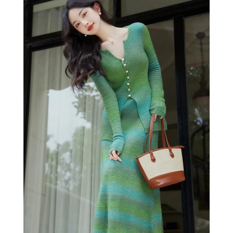 秋装新款搭配一整套茶系轻熟高级感小香风时尚气质针织连衣裙子女