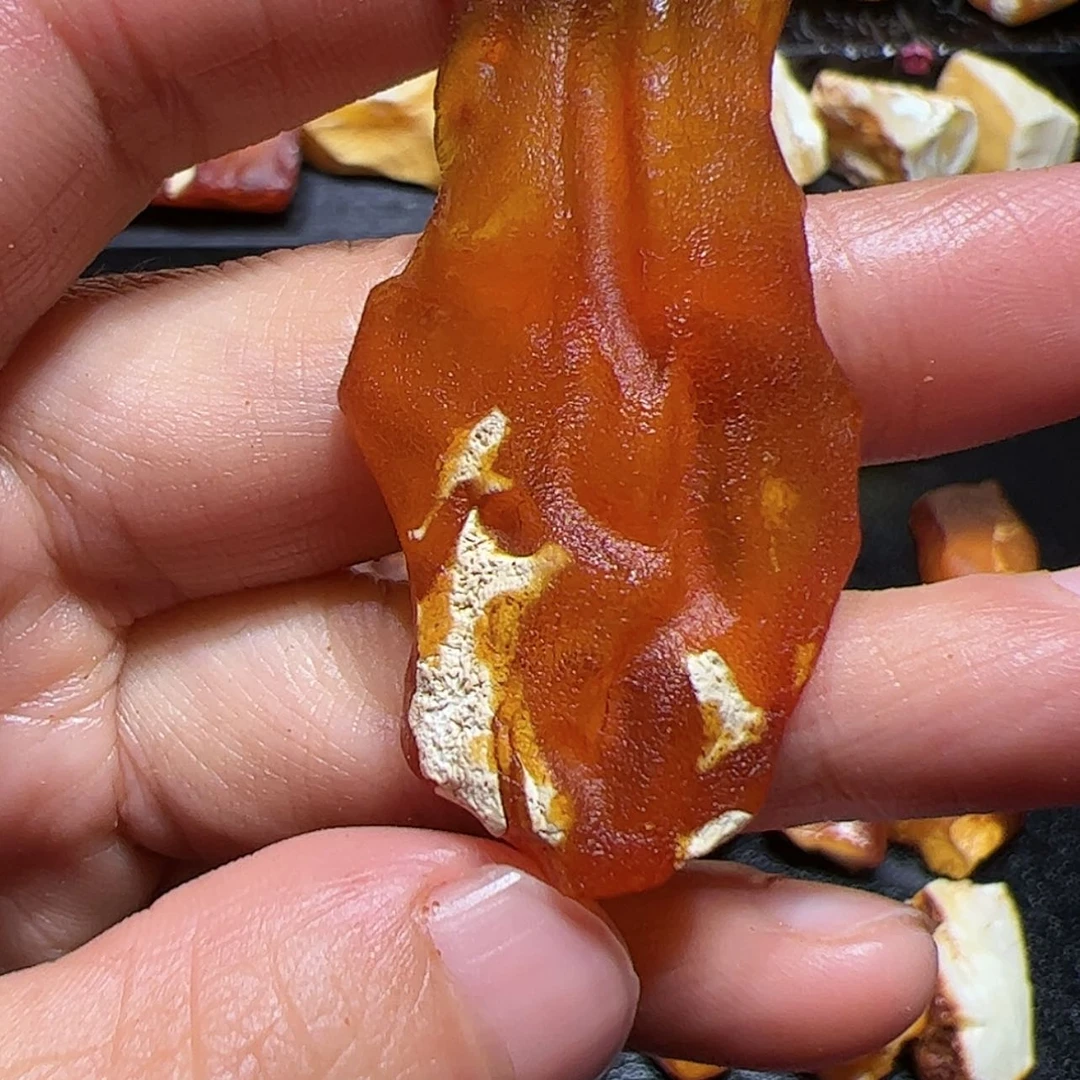 【闪购商品】定制琥珀未镶嵌篮**王