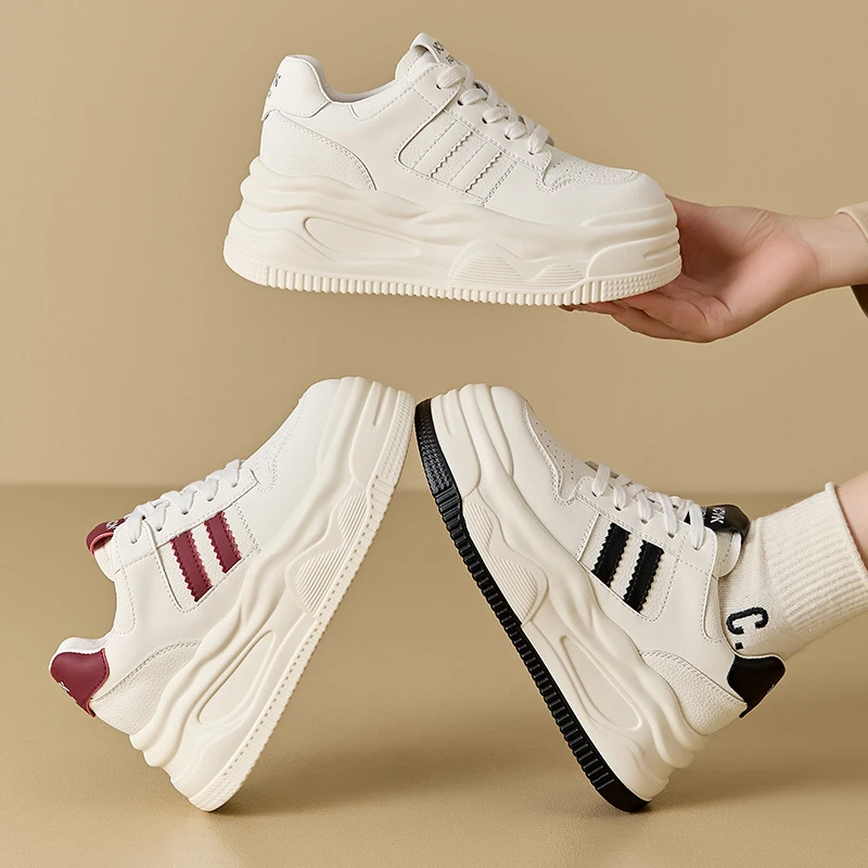 2024年新款女士轻便不累脚软底休闲厚底增高运动鞋女款小白鞋子