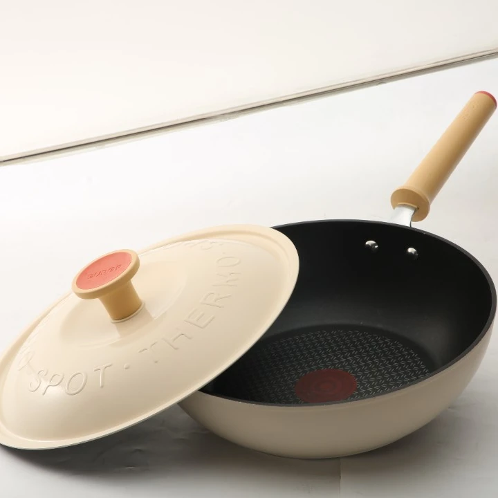 苏泊尔轻油烟炒锅六倍耐磨不粘锅火红点平底锅煎锅炒菜奶油锅耐用