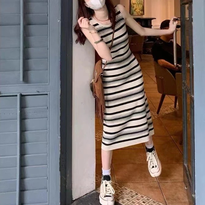 法式撞色针织条纹无袖女夏季中长款过膝小个子收腰新款连衣裙女夏