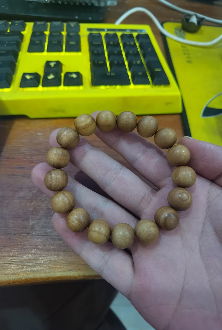 印度迈索尔老山檀香1.2拆房老料，多样性发其一