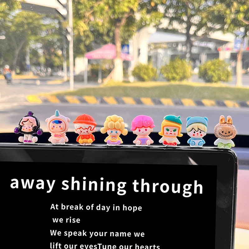 汽车摆件中控显示器装饰泡泡玛特公仔可爱卡通2024新款车内饰品女