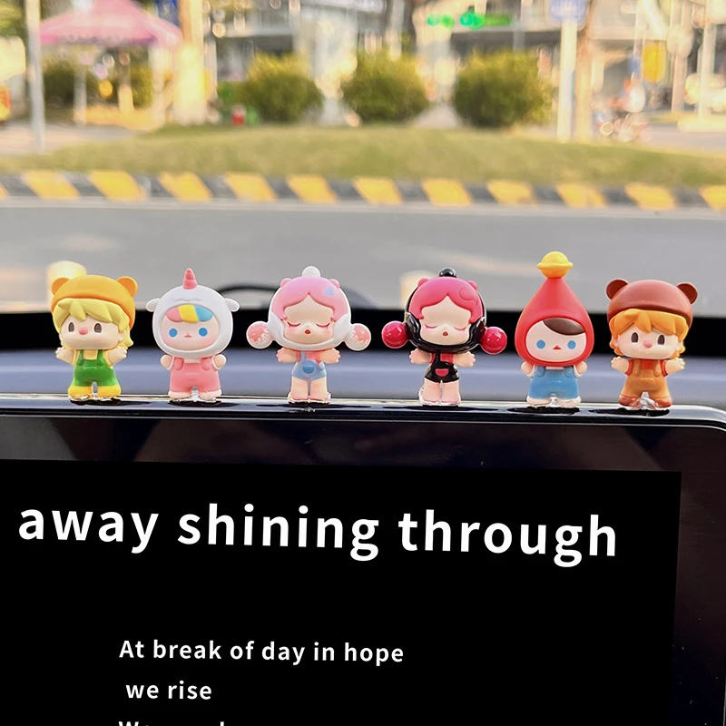 汽车装饰摆件泡泡玛特公仔可爱卡通女生车内中控屏玩偶车载装饰品