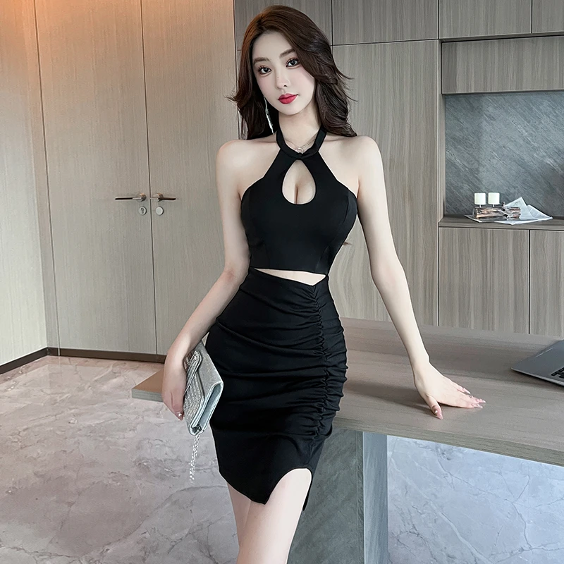 纯欲风甜辣妹小众独特裙子女镂空设计感露腰轻奢挂脖显瘦连衣裙