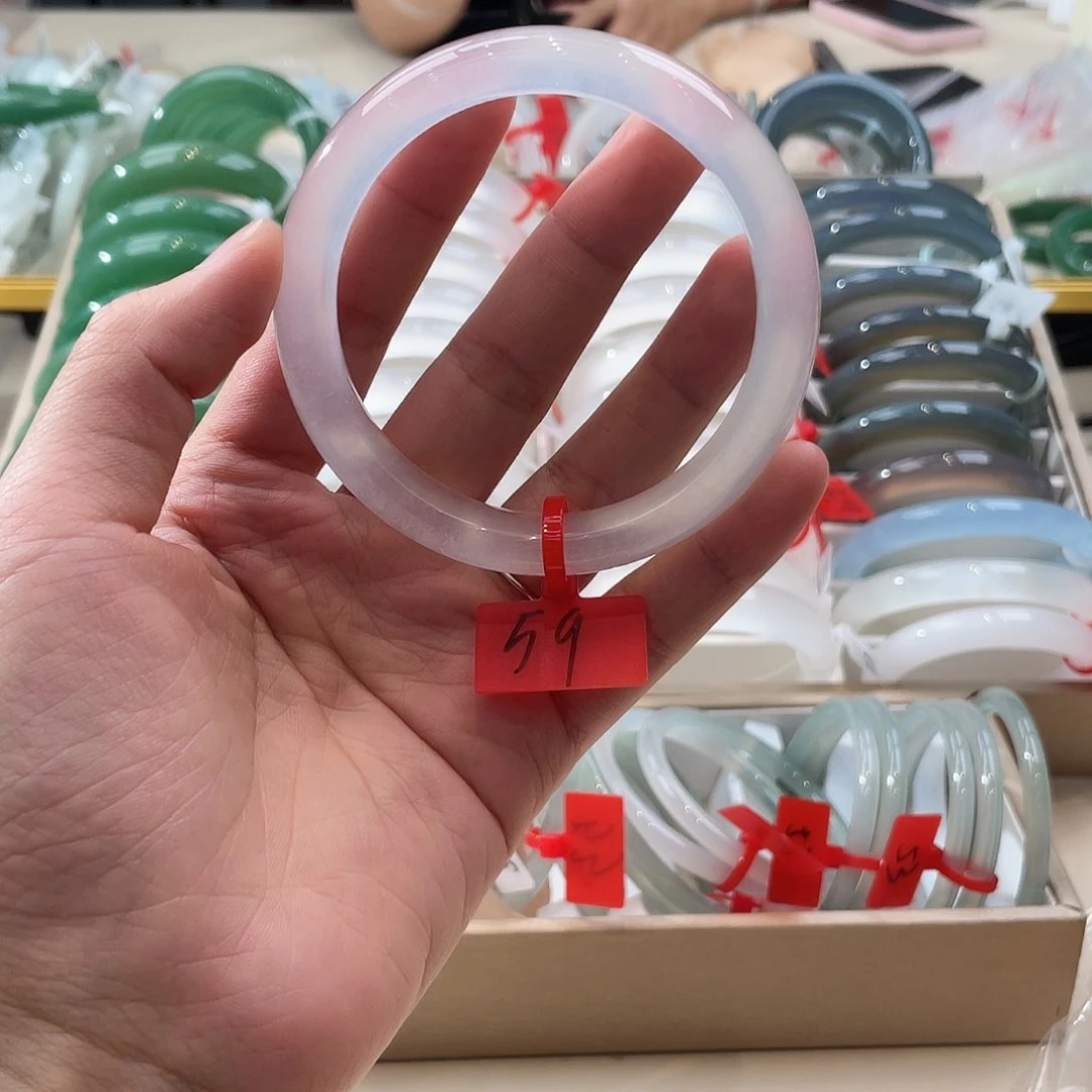 石英质玉手镯合金一****?