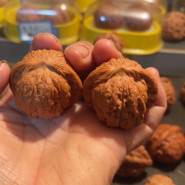 文玩核桃把件血麒麟41全品