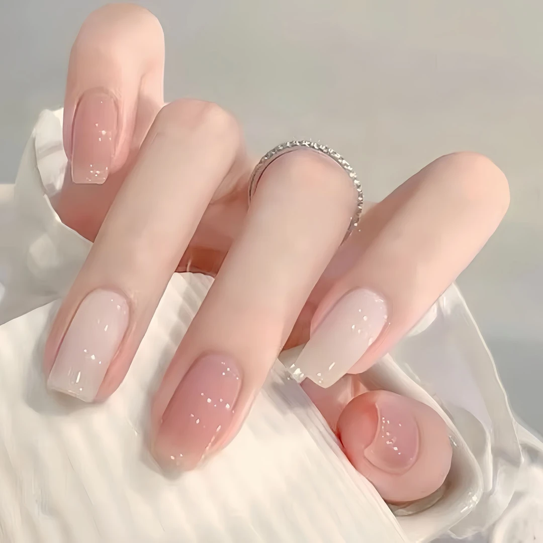 【裸粉乳白]穿戴甲新款高级感显白手工短款美甲贴片乳白甜酷指甲