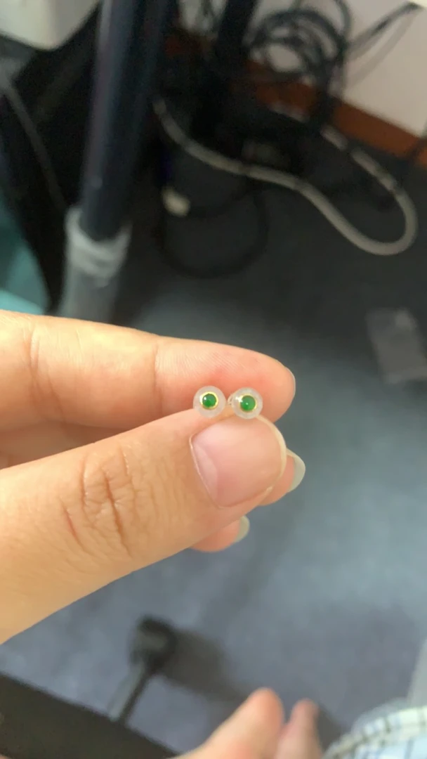 清仓18K耳钉天然翡翠白冰尺寸4.4，绿蛋尺寸2.5