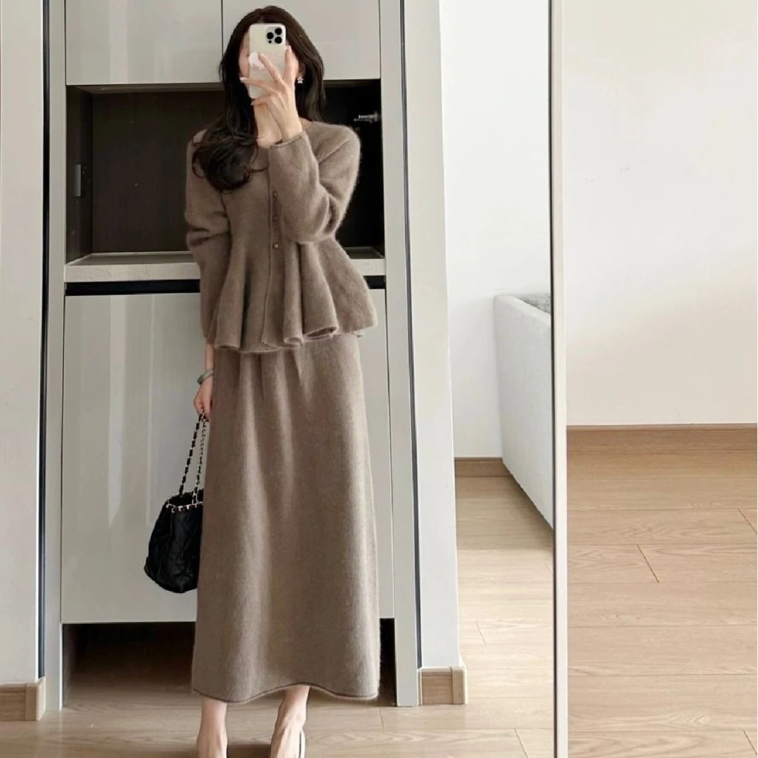 秋冬款2025秋美拉德穿搭独特超好看大码温柔小香风绒针织上衣ins