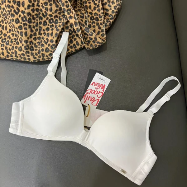 M2S品牌 白色女青年纯色简约厚罩杯聚拢无托透气双排搭扣文胸