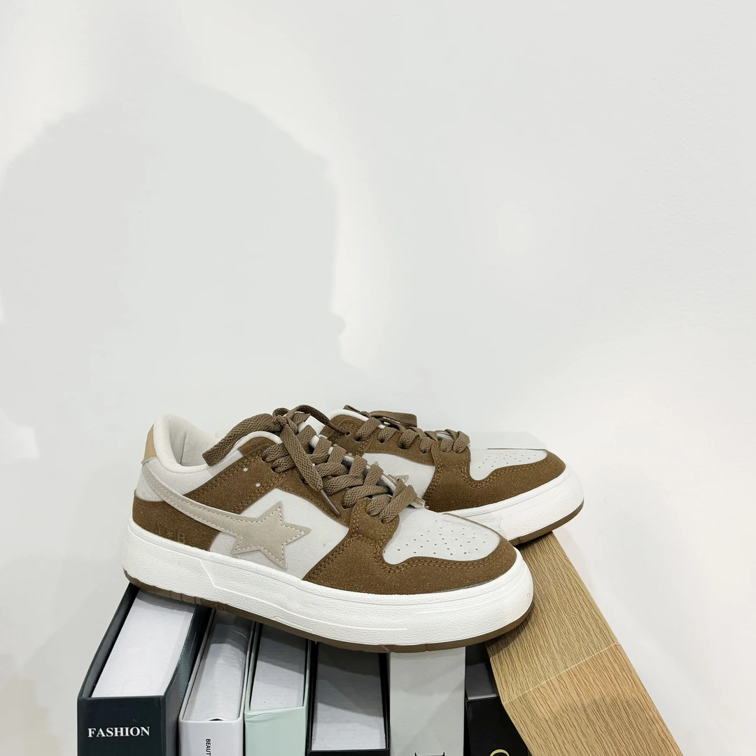 【断码！！咖啡棕  星星复古   炸！！！高货】2024 春季板鞋