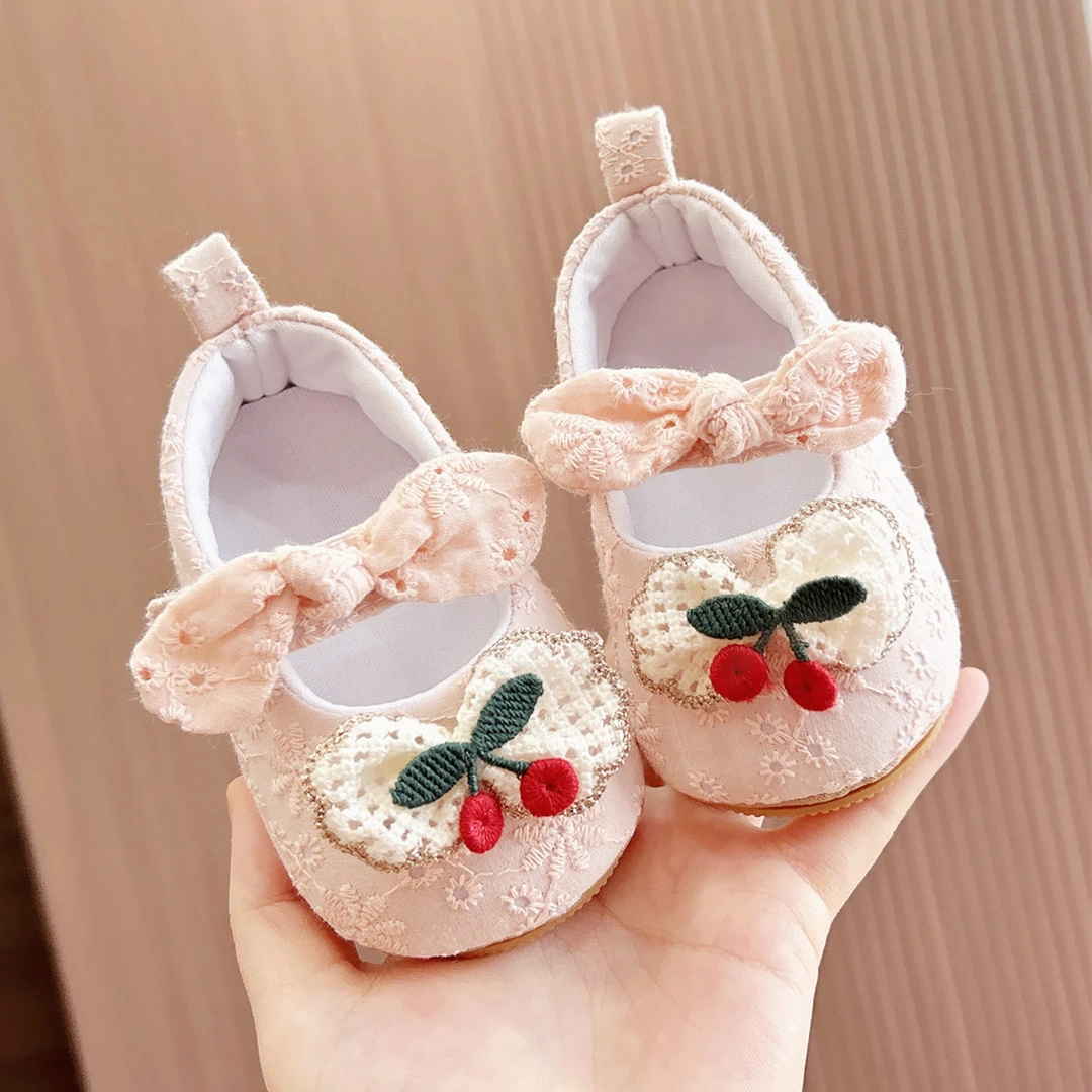 女宝宝公主鞋软底0-1岁春夏秋款婴儿鞋子新生幼儿不掉单鞋学步鞋2