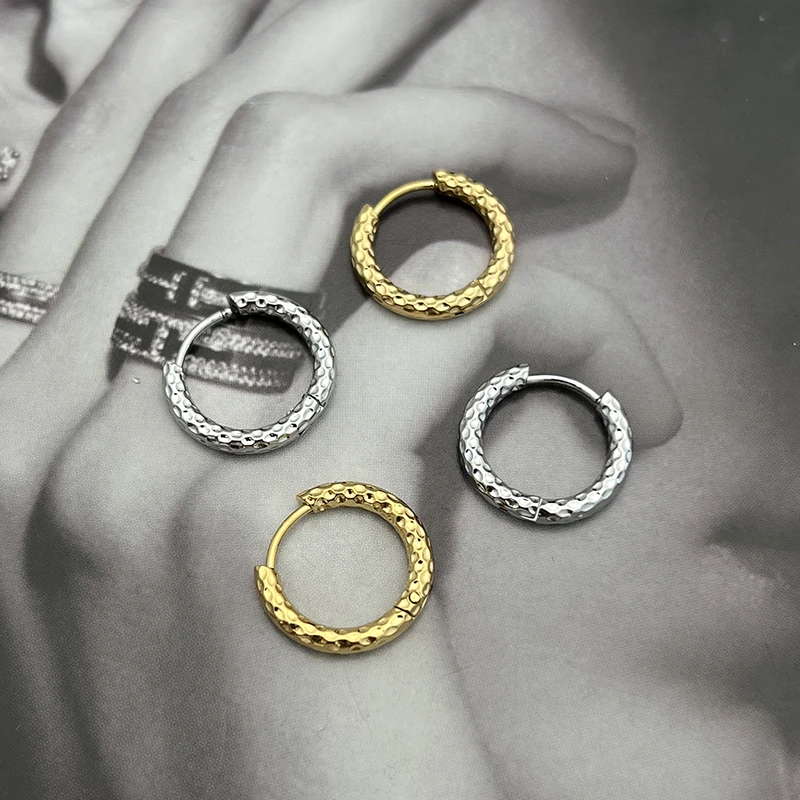 钛钢耳饰 复古小众简约锤纹耳环男款时尚轻奢个性耳环男饰品礼物