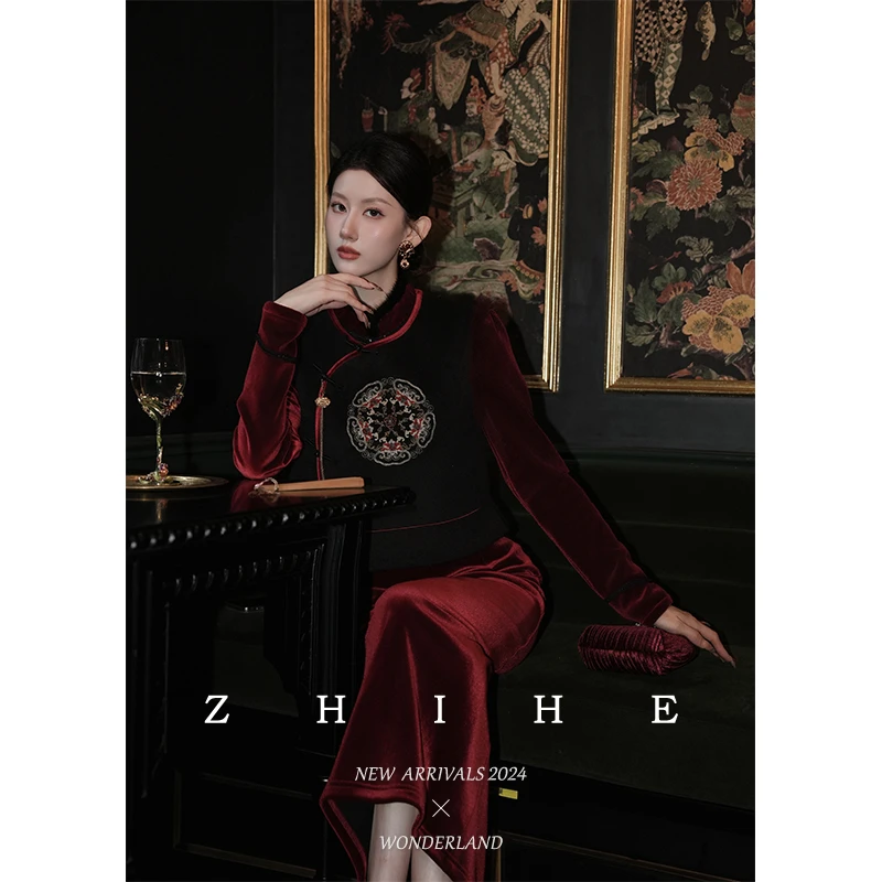 至禾Wonderland【格格驾到】静奢毛呢福气感刺绣羽绒服+旗袍连衣裙