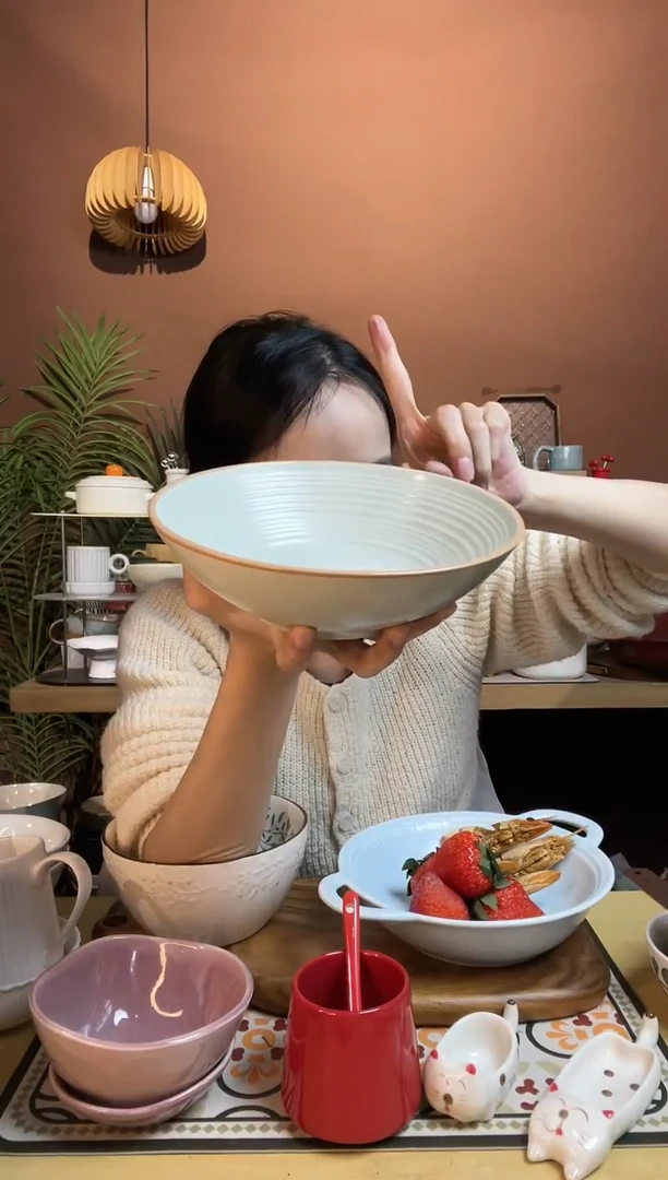 【闪购商品】瓷其他7寸小号浅绿螺纹麻点泡面碗微瑕满20发货