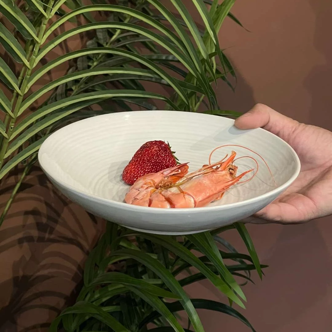 p102 中号8.5寸ins风陶瓷异形深盘  微瑕 凑满20发货