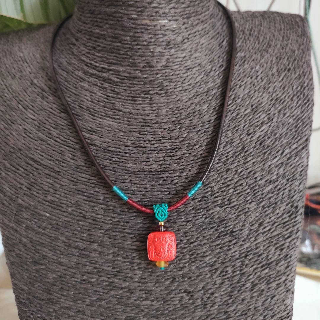 含辰砂工艺品高含量保真朱砂扎基娘娘皮质项链
