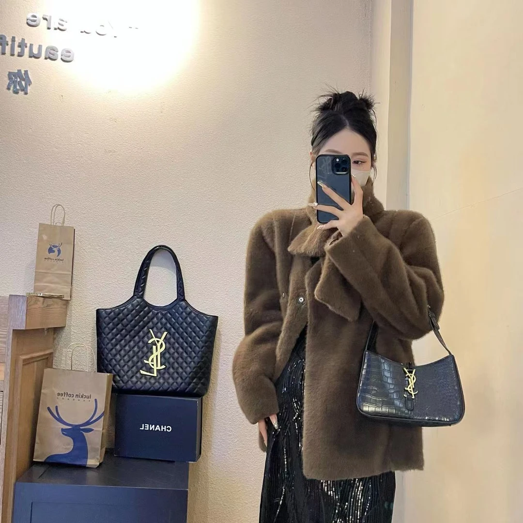 设计感小众洋气百搭外套秋冬新款气质轻奢小香风网红简约时尚