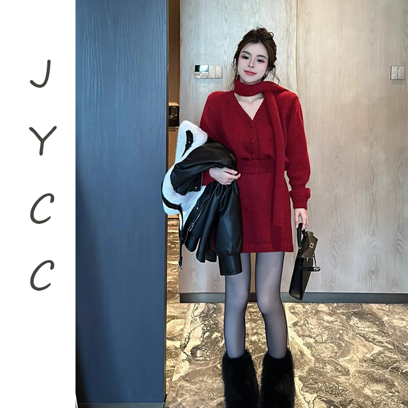 冬季红色小个子女装气质新年裙长袖针织宽松春节裙子两件套带围巾