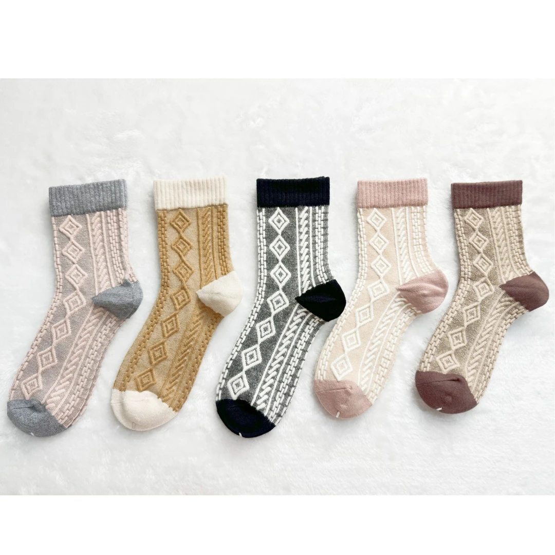 羊绒暖暖袜中筒女袜立体浮雕五色装女生袜子弹力袜口羊绒袜子好看