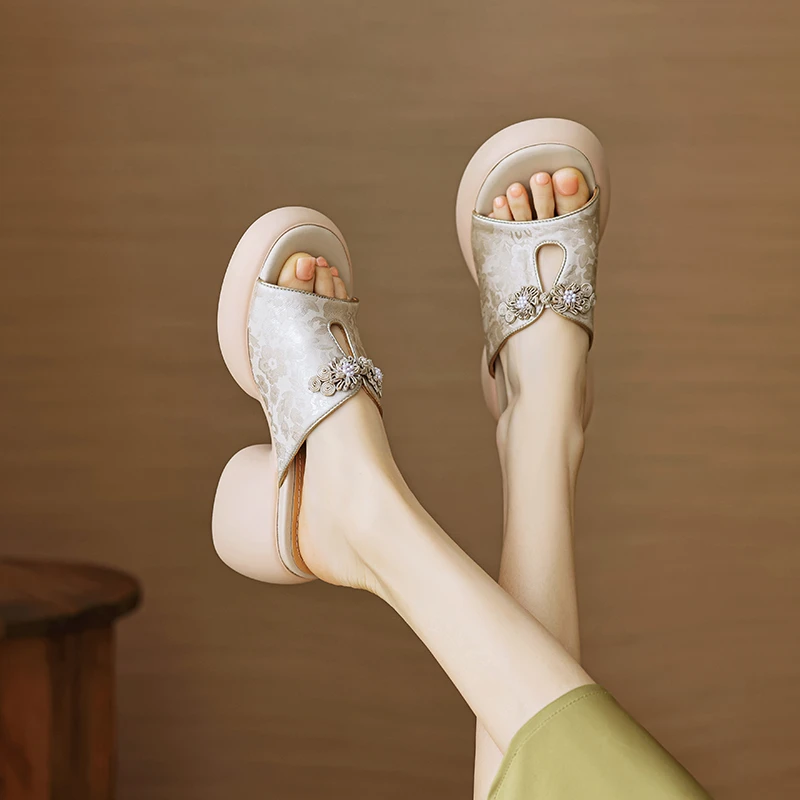 牛皮/6cm/网红国风压花时尚休闲百搭夏季真皮外穿厚底软底凉鞋女