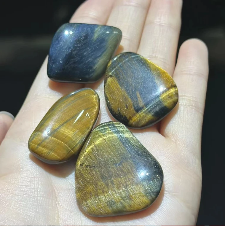 YS8889 黄色随行虎晴石吊坠