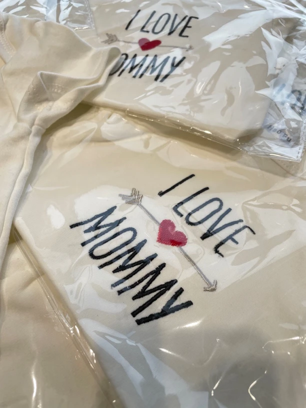 i love mommy刺绣短袖包屁衣