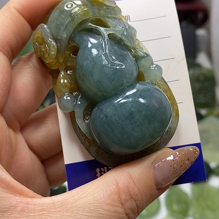 蛇纹石玉挂件未镶嵌春**雷