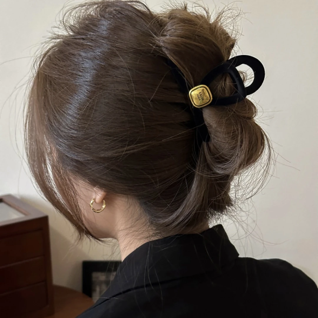 YF秋冬气质复古做旧爱心方形字母 植绒大抓夹  百搭13cm头发多