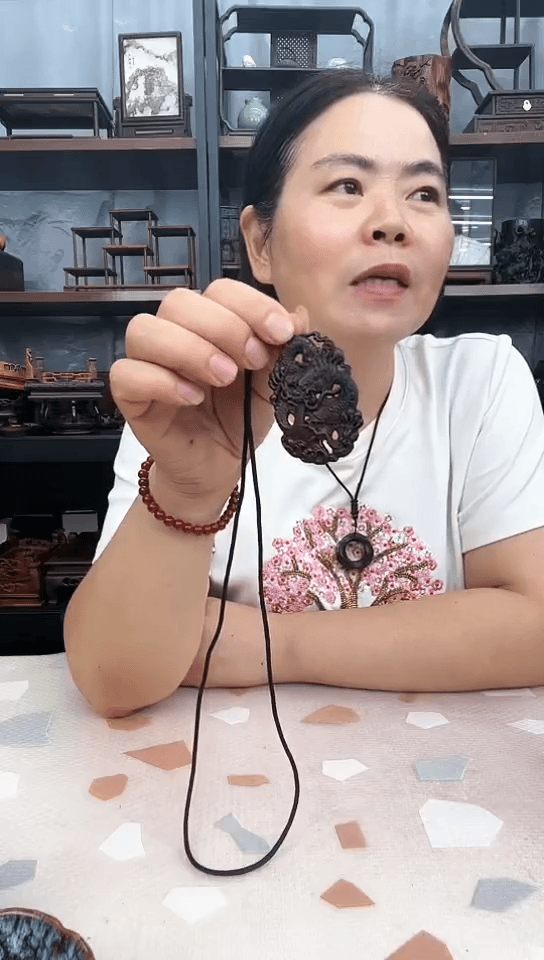 【闪购商品】木小李子红木工艺品