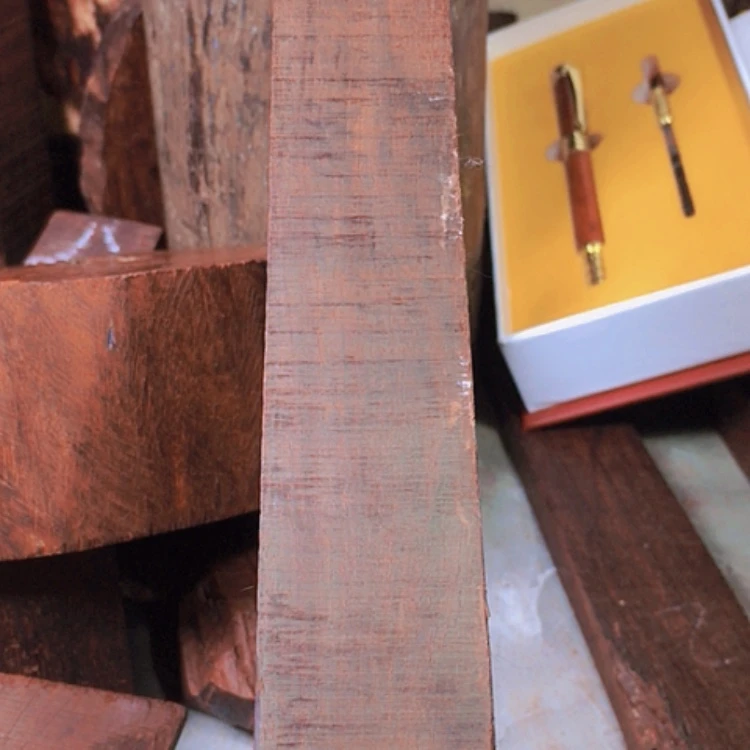 【闪购商品】雕刻木材頓*