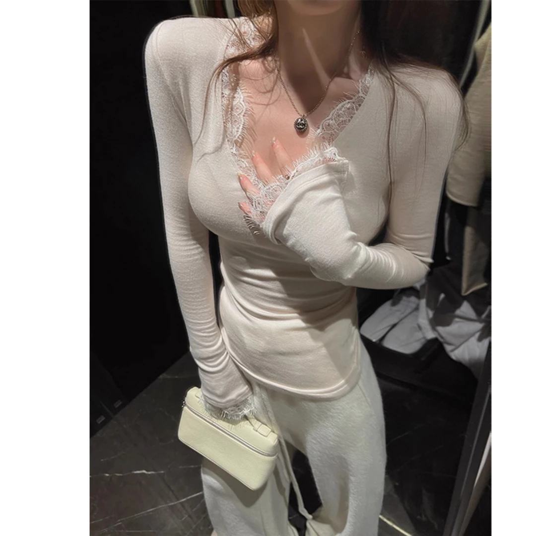 Not defined纯欲V领蕾丝拼接长袖T恤春季修身显瘦内搭打底衫上衣