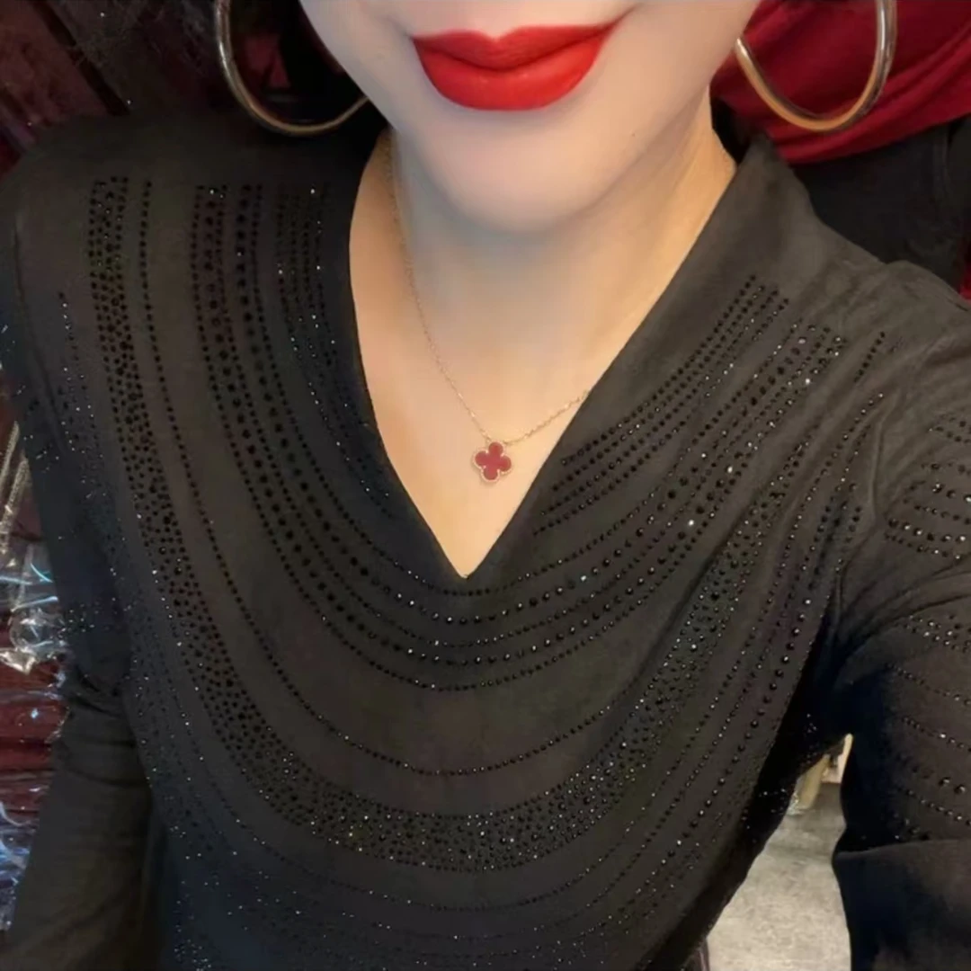 春秋薄款2025洋气修身显瘦长袖烫钻气质百搭时尚T恤黑色V领上衣