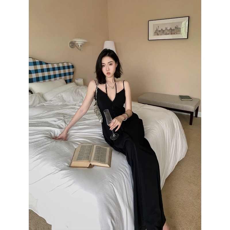 十三粥私服 暗黑缪斯 深V领设计感宽松网格垂坠感设计连衣裙女夏