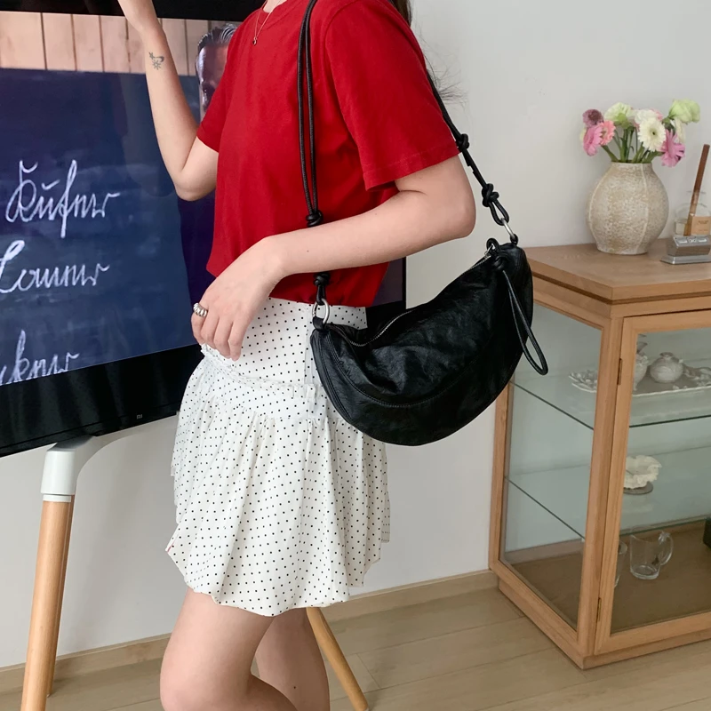 四季款PU轻便复古高级马鞍包 2024新款休闲ins风新月单肩斜挎女包