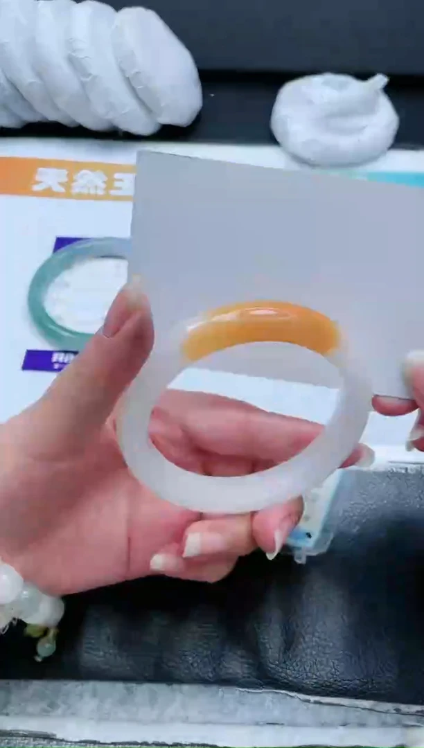 【闪购商品】石英质玉手镯未镶嵌17T73-55