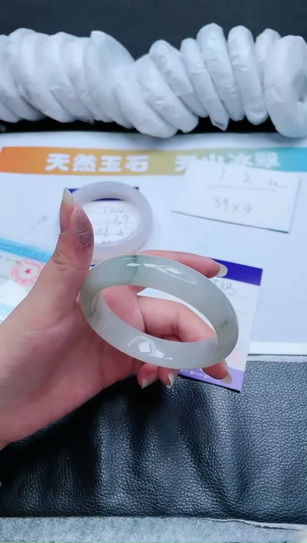 【闪购商品】石英质玉手镯未镶嵌16T103-55