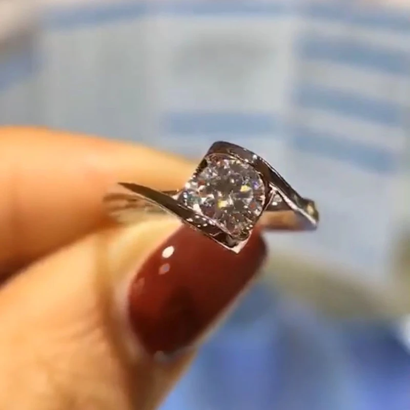 925银莫桑石戒指 天使之吻莫桑石戒指