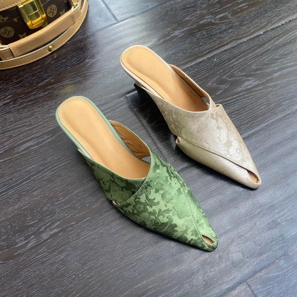 气质时尚百搭半拖网红法式中跟镂空凉拖鞋尖头低跟夏季