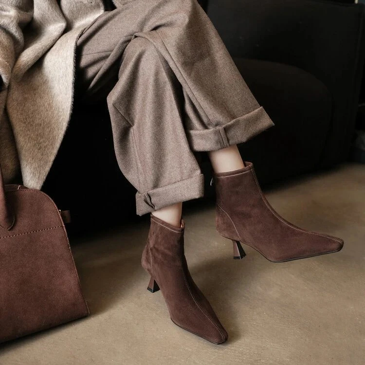 百搭气质时尚方头法式复古尖头细跟高跟秋冬真皮棕色粗跟弹力裸靴