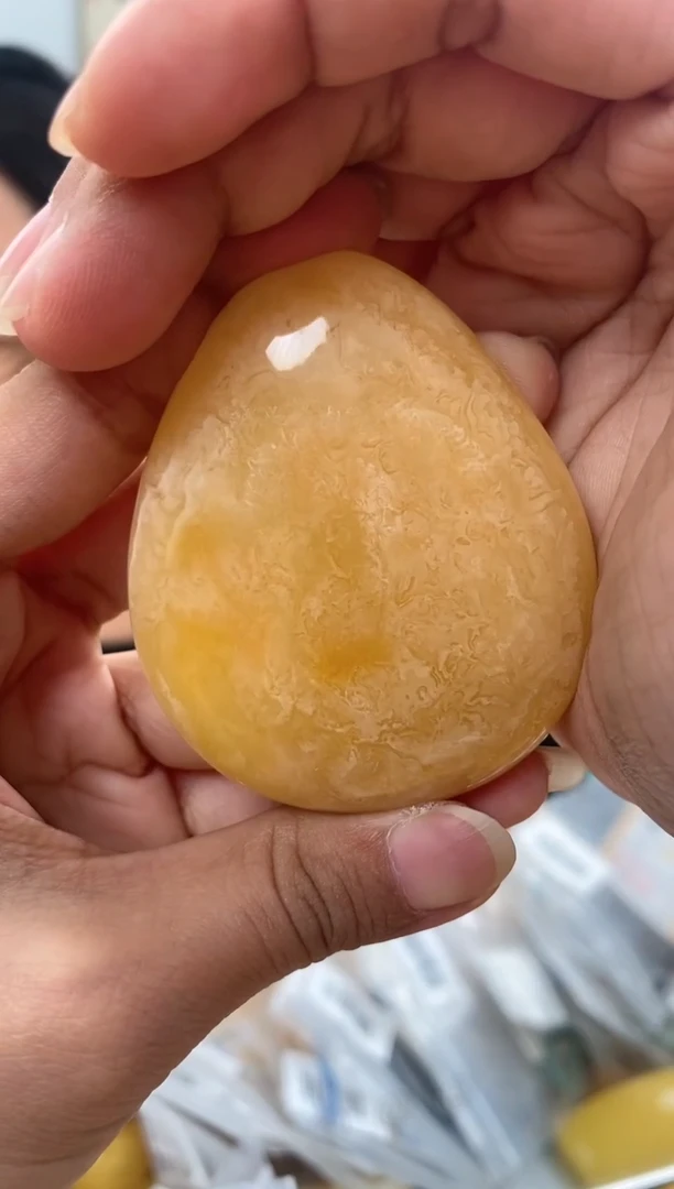 【闪购商品】琥珀裸石未镶嵌蜜蜡吊坠