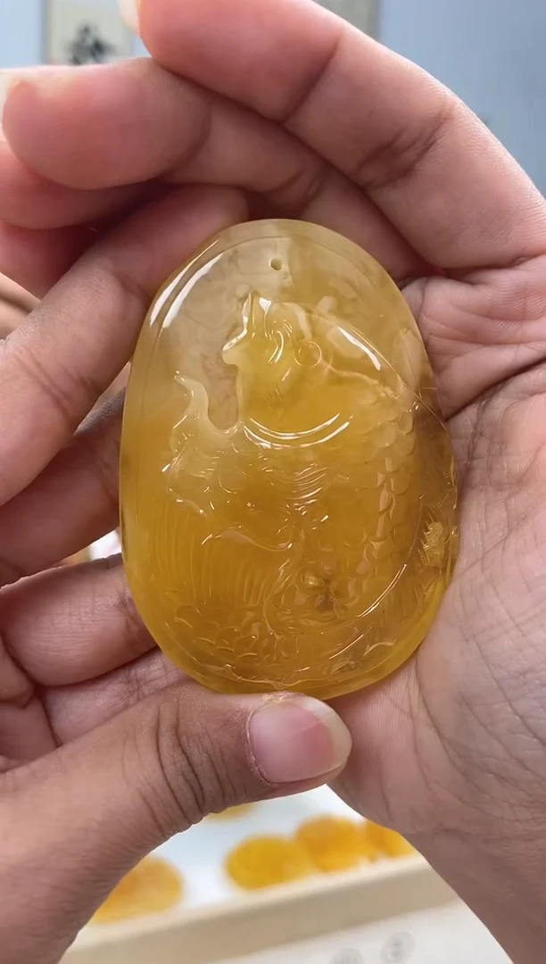 【闪购商品】琥珀裸石未镶嵌蜜蜡吊坠
