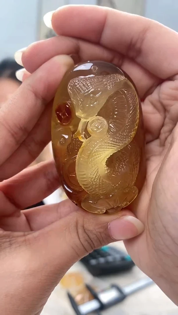 【闪购商品】琥珀裸石未镶嵌蜜蜡吊坠