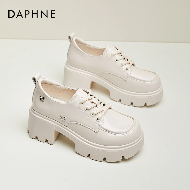 达芙妮白色乐福鞋女2024秋季新款JK学院风单鞋英伦厚底蝴蝶小皮鞋