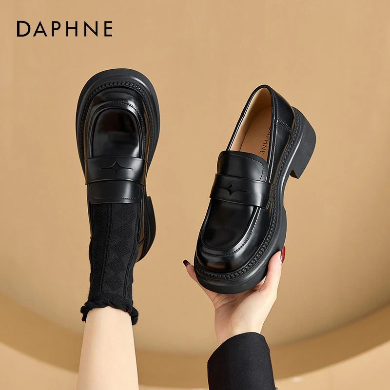达芙妮英伦风粗跟厚底乐福鞋女2025年夏季百搭黑色圆头增高小皮鞋