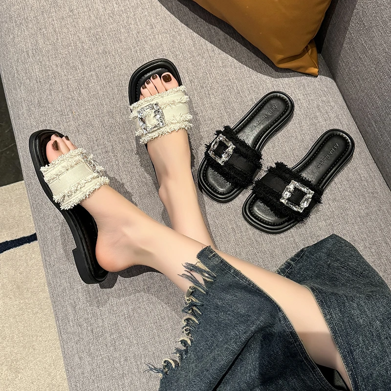 小香风水钻拖鞋女夏外穿2024新款网红爆款平底一字拖防滑沙滩凉拖