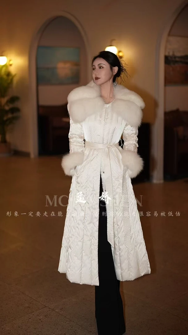 【收藏】设计师款限量款大毛领长款鹅绒服1.23